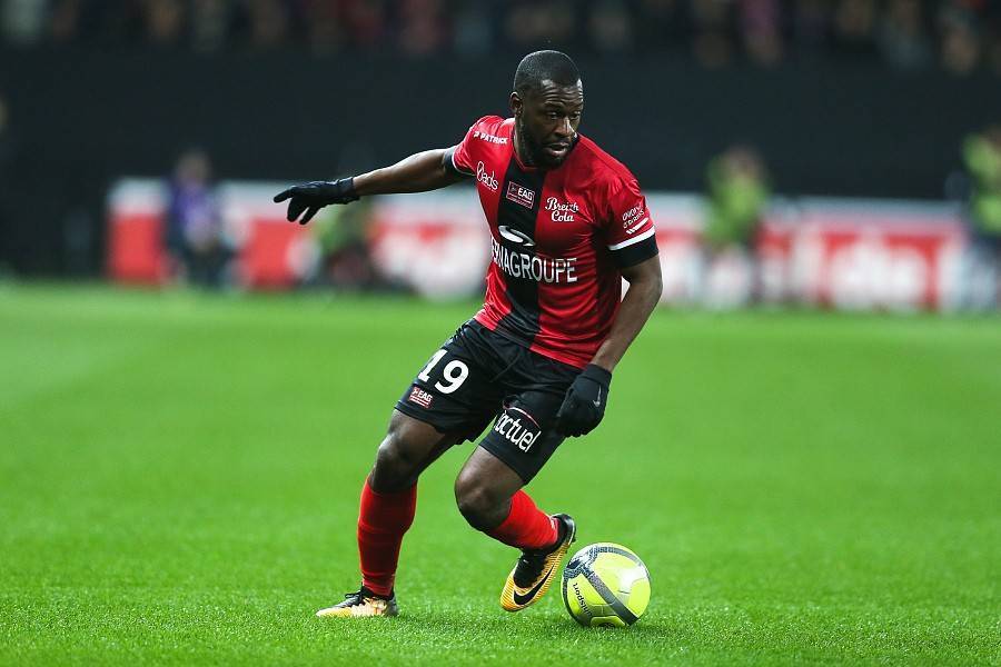 尼斯客场不敌亚眠,遭遇季后赛危机 尼斯客场不敌亚眠,遭遇季后赛危机