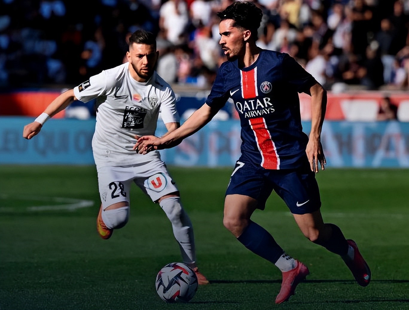 开云体育中国-包含巴黎圣日耳曼重点加强射门练习的词条