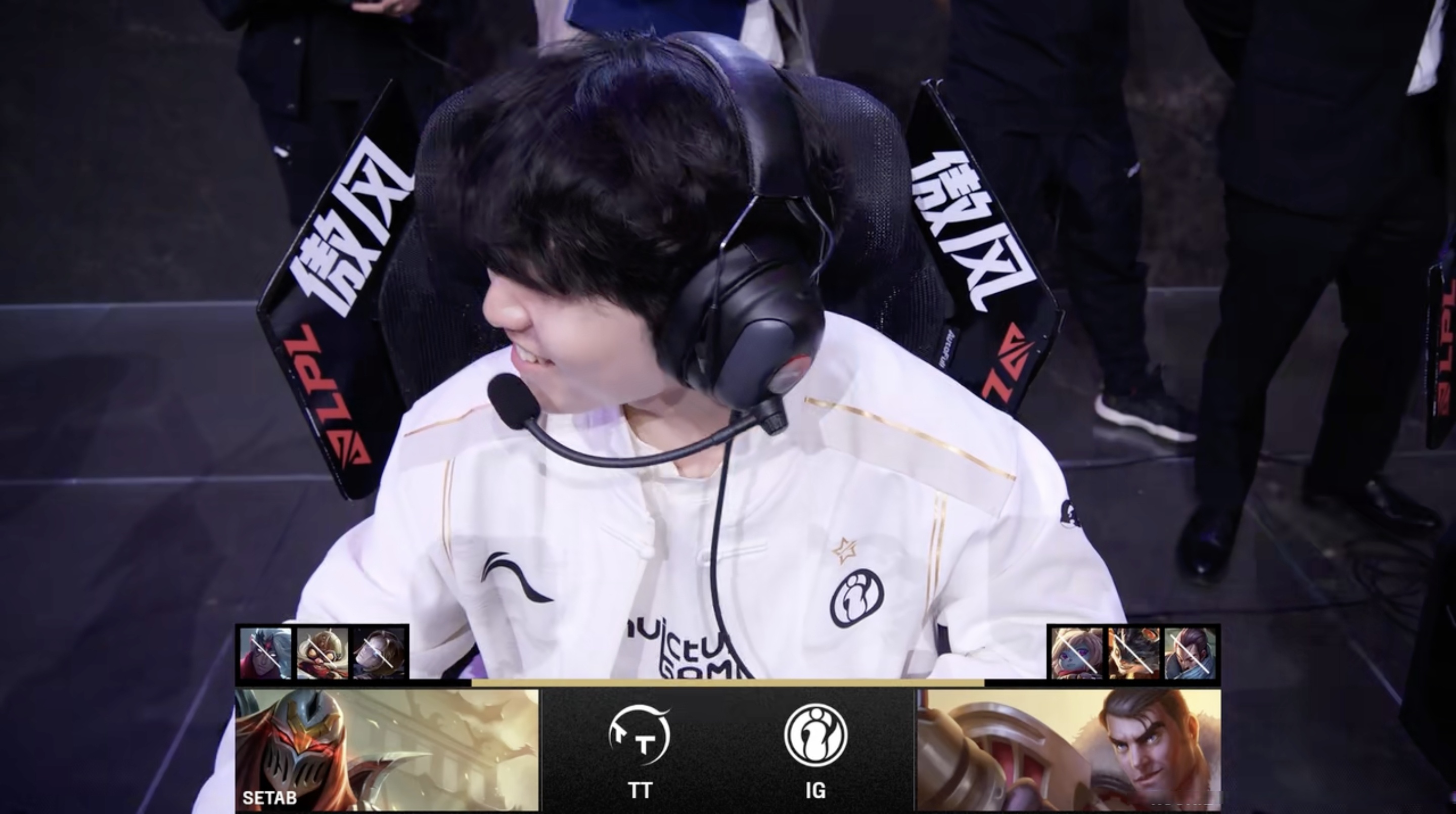 TES力克LGD,Perkz打出惊人五杀峡谷大战小组赛,点燃全场激情 TES力克LGD,Perkz打出惊人五杀峡谷大战小组赛,点燃全场激情