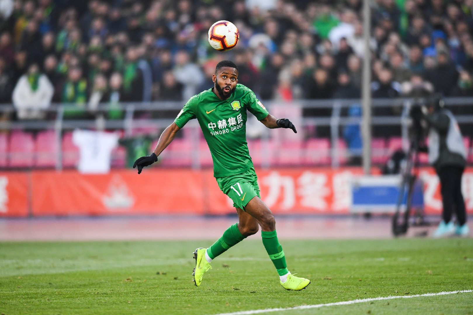 开云体育官方网站-巴坎布独中两元，帮助球队逆转胜利