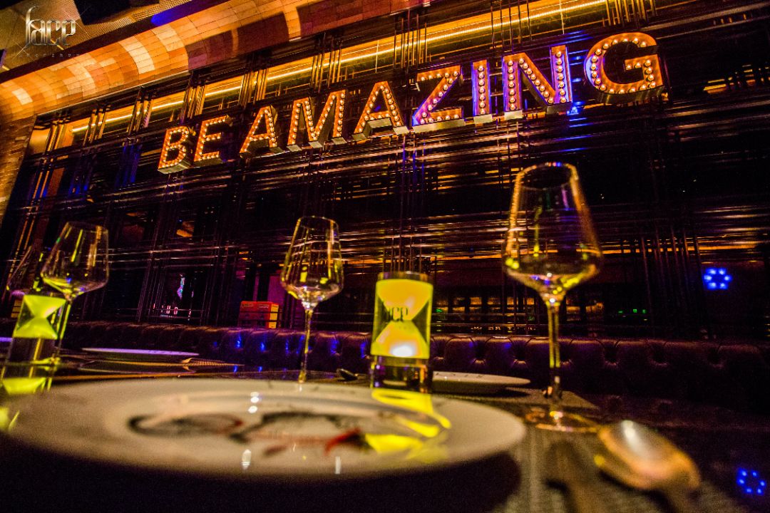 开云APP-欧锦赛四强决战，金杯花落谁家