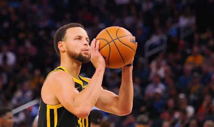 开云体育APP下载-勇士豪取开门红，库里状态依旧神勇