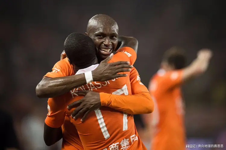 华夏幸福不敌江苏苏宁,球队战术需调整 华夏幸福不敌江苏苏宁,球队战术需调整